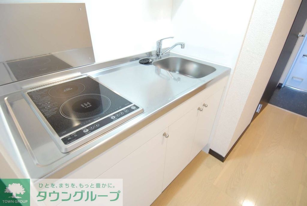 キッチン　同タイプ写真の為、現況優先致します。