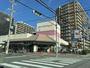 スーパー　グルメシティ八尾店（スーパー）まで412m