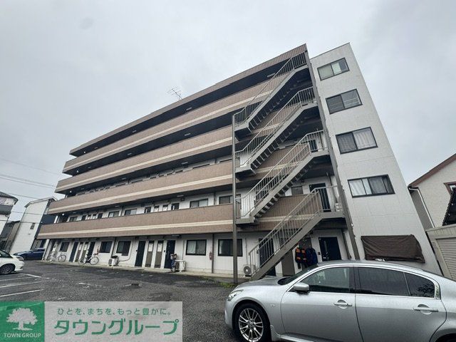 建物外観　駐車場