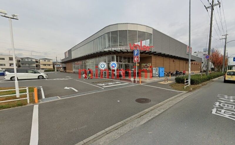 スーパー　バロー高槻店（スーパー）まで447m
