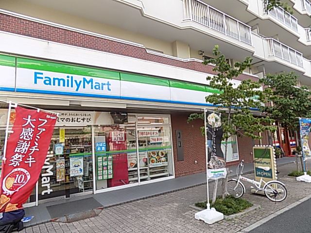 コンビニ　ファミリーマート（コンビニ）まで370m