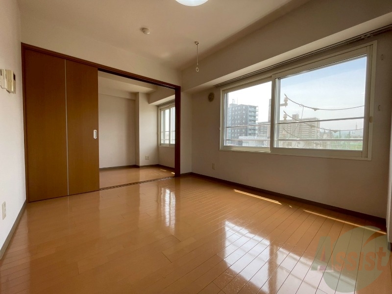 居室・リビング　明るいお部屋は気持ちよく過ごせそうですね。