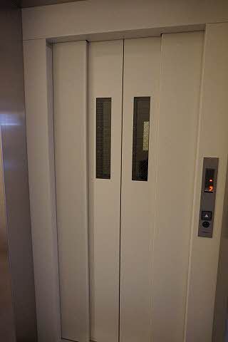 エントランス　エレベーター完備♪