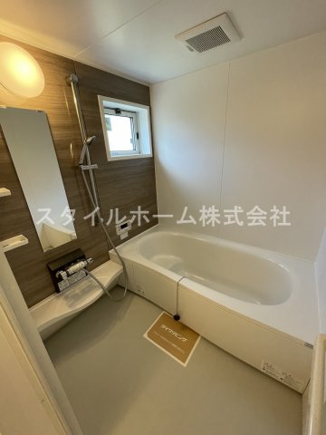 バス・シャワールーム　別部屋写真です。
