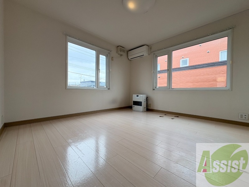 居室・リビング　広くてキレイなお部屋が広がっていて、充実した生活が送れそう。