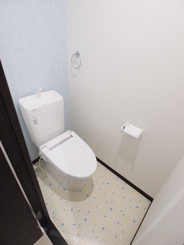 トイレ　バス・トイレ別です。