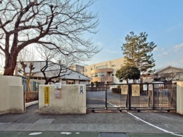 小学校　稲城市立稲城第七小学校（小学校）まで1043m