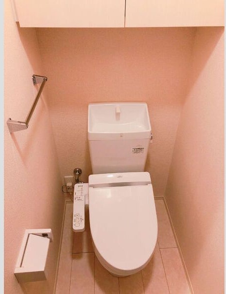 地下鉄西神・山手線 名谷駅 徒歩55分 2階建 築10年のトイレ写真