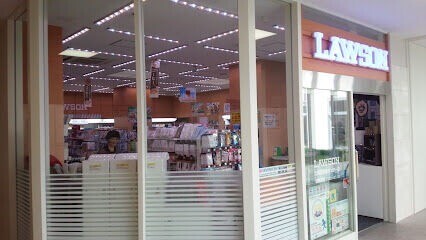 コンビニ　ローソン北海道医療センター店（コンビニ）まで704m