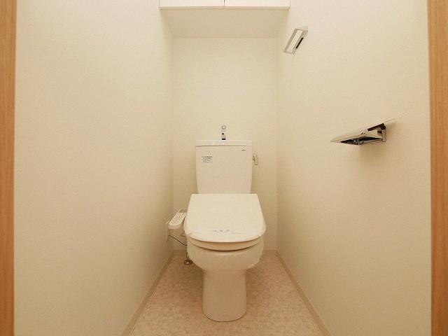 ＪＲ大阪環状線 大正駅 徒歩7分 9階建 築8年のトイレ写真