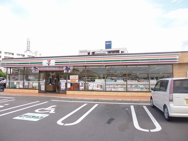 コンビニ　セブンイレブン（コンビニ）まで240m