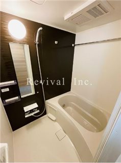 バス・シャワールーム　追い焚き・浴室乾燥完備でございます