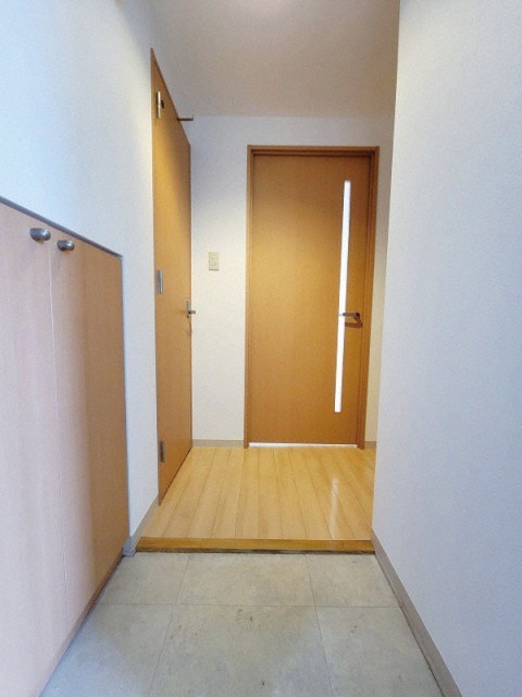 レガーロ美術館通の玄関写真