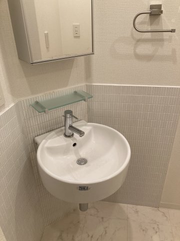 洗面設備　※別部屋の参考写真です。