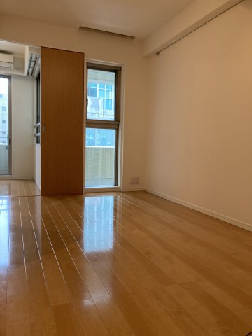 居室・リビング　※別部屋の参考写真です。