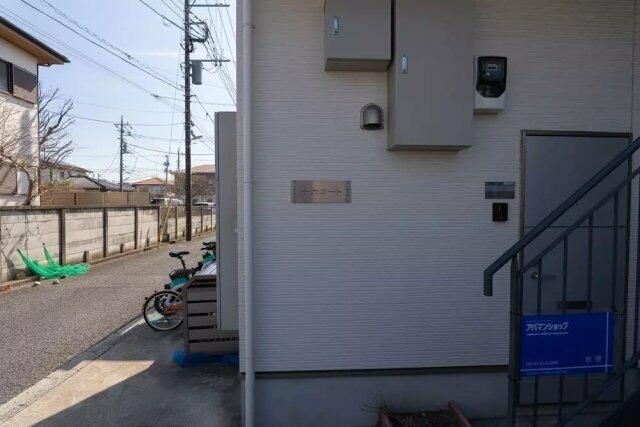 小田急線 祖師ケ谷大蔵駅 徒歩14分 2階建 築10年の玄関写真