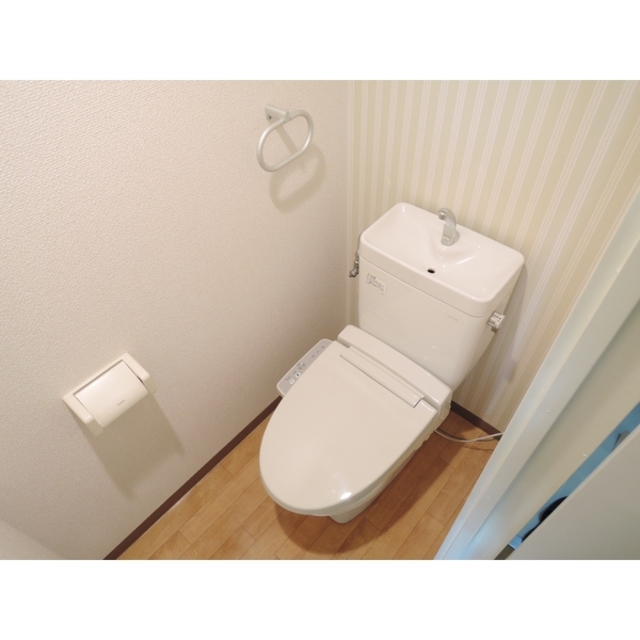 近鉄大阪線 布施駅 徒歩4分 12階建 築26年のトイレ写真