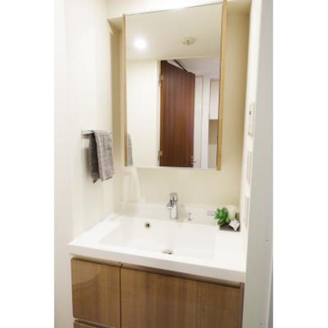 洗面設備　※写真は同タイプ住戸です。