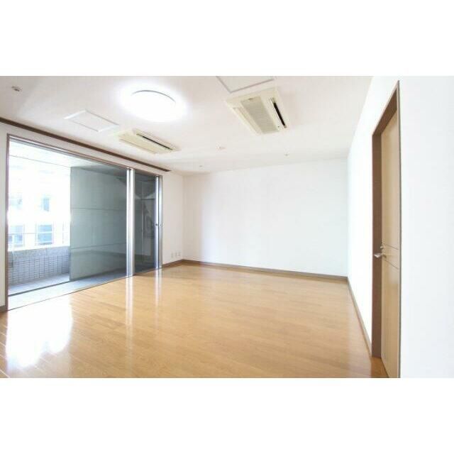 居室・リビング　テラス日新