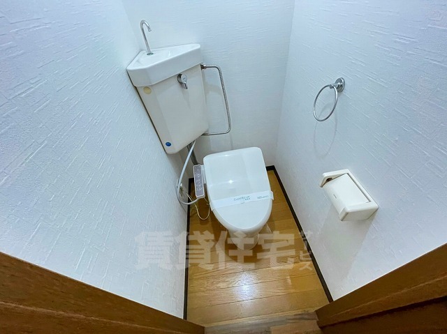 地下鉄千日前線 南巽駅 徒歩8分 3階建 築31年のトイレ写真
