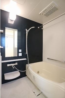 バス・シャワールーム　分譲マンション並みの浴室です