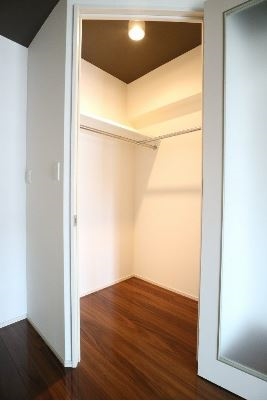 収納　ウォークインクローゼットでお部屋スッキリ