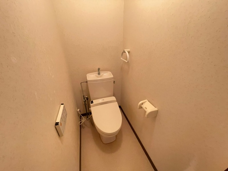 ＪＲ呉線 広駅 徒歩8分 3階建 築29年のトイレ写真