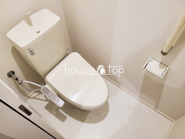 トイレ　ウォシュレット完備