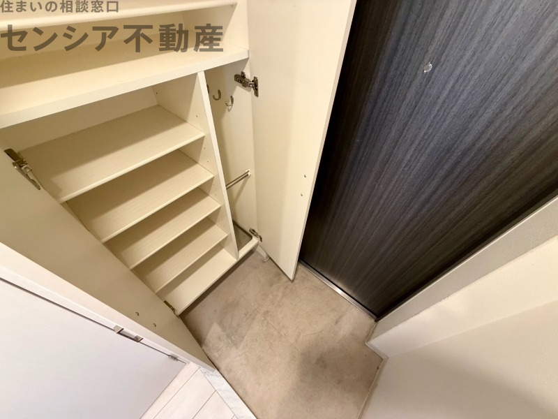 エスリード京橋アミュゼ.の玄関写真