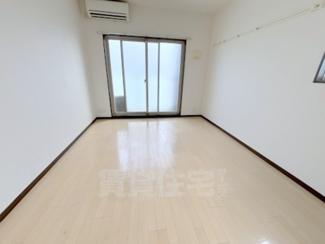 サクシード上鳥羽の居間写真