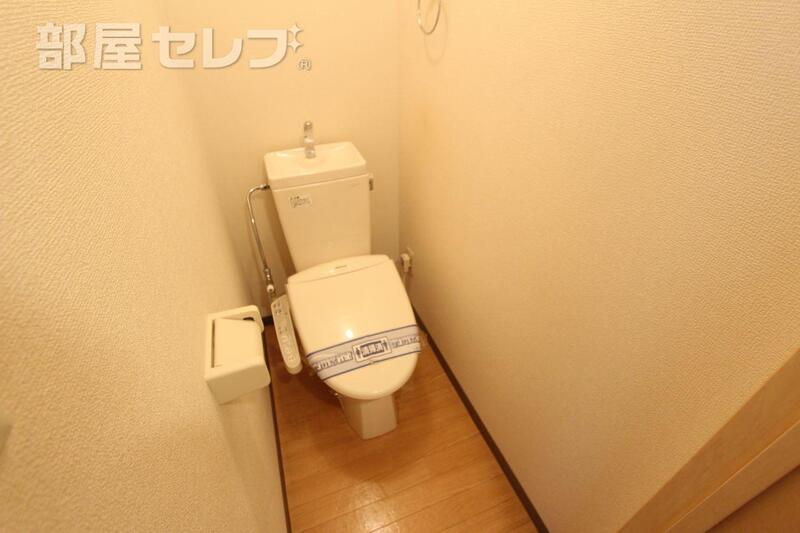 トイレ　ウォシュレット付きです