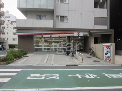 コンビニ　セブンイレブン新宿水道町中央店（コンビニ）まで214m