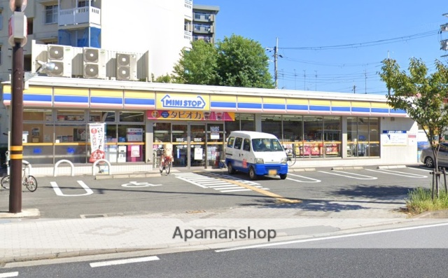 コンビニ　ミニストップ（コンビニ）まで802m