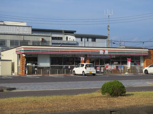 コンビニ　セブンイレブン一宮せんい4丁目店（コンビニ）まで328m