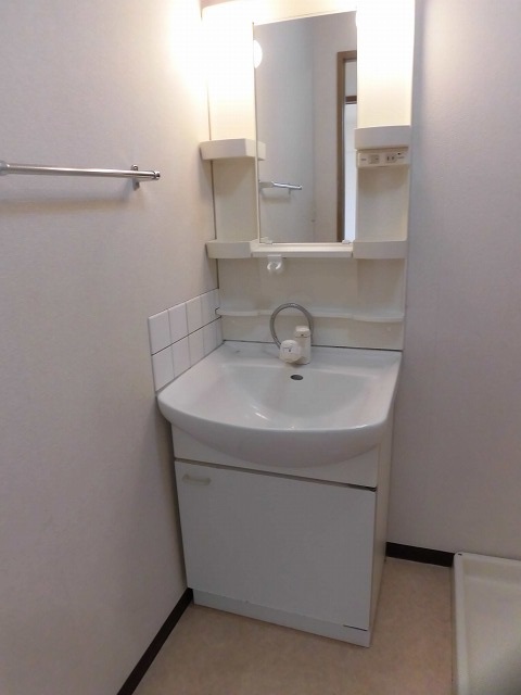 洗面設備　シャワー付き洗面台