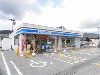 コンビニ　ローソン高知薊野東町店（コンビニ）まで563m