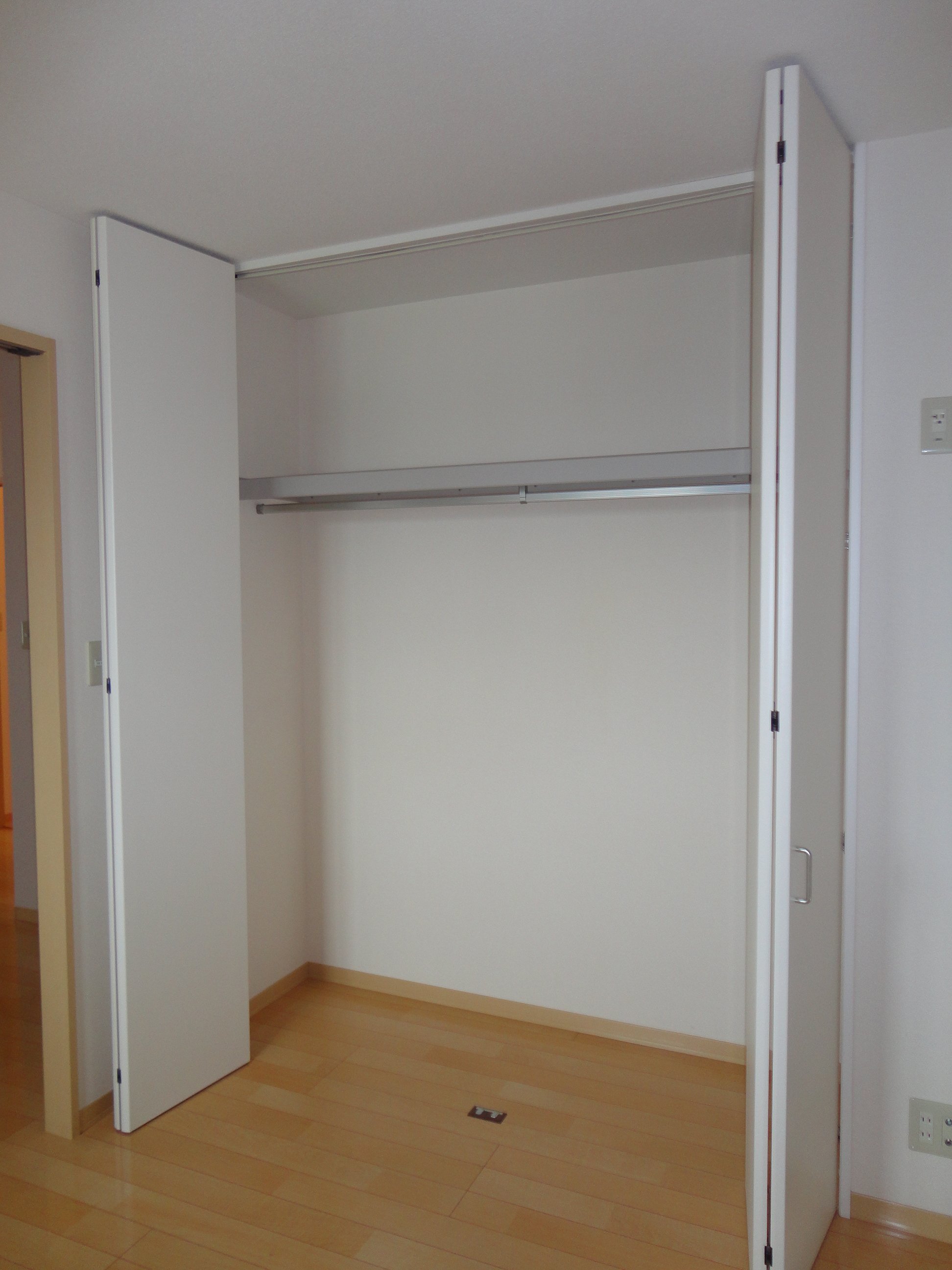 収納　洋室クローゼット