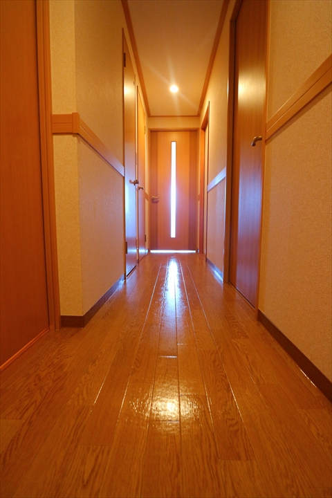 リヴィエール寺内町の玄関写真
