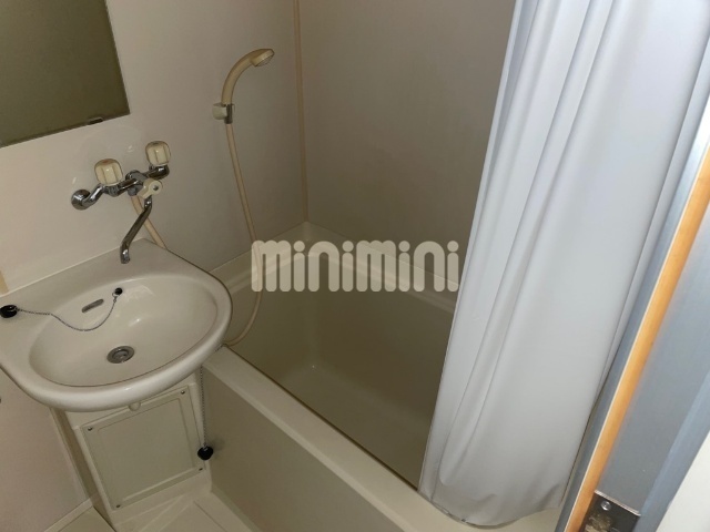 バス・シャワールーム　ユニットバススペースです