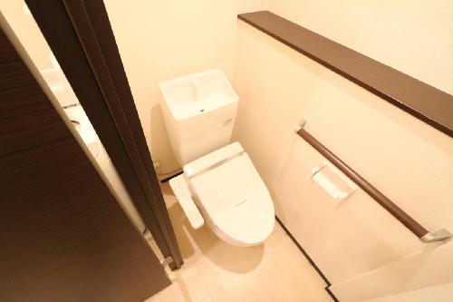 トイレ　温水洗浄便座を完備しており快適な毎日を！