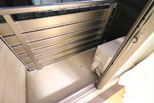 バルコニー　洗濯物が干しやすいバルコニー付き