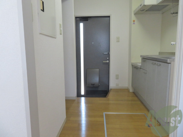 玄関　玄関のまでのスペースがとても広く嬉しいポイントですね