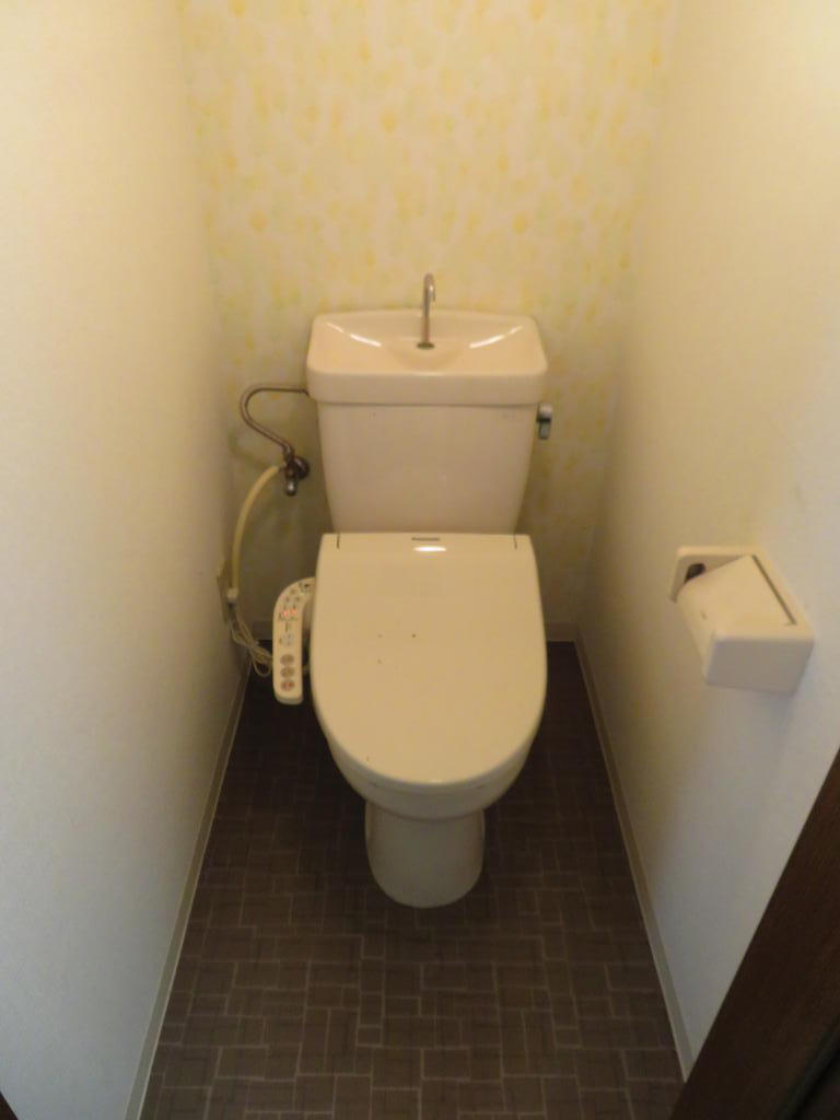 トイレ　温水洗浄便座付