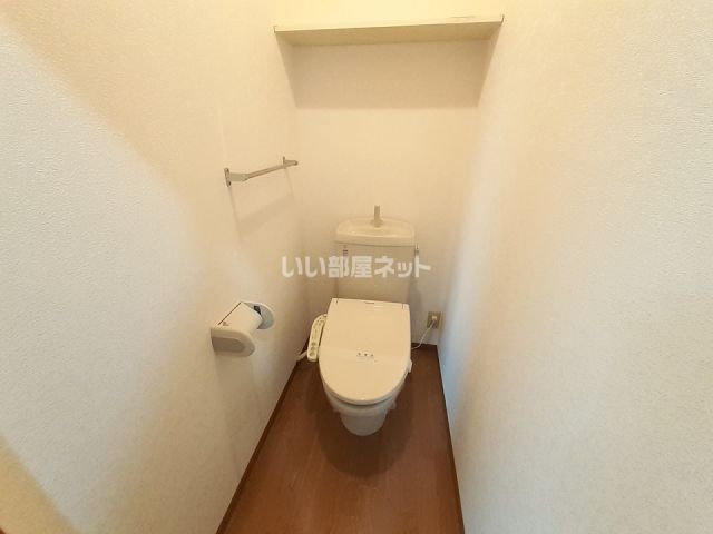 【伊賀市平野東町のアパートのトイレ】