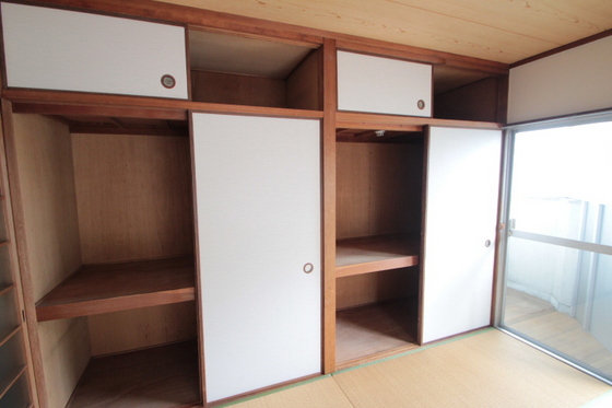 収納　※他部屋の写真です。