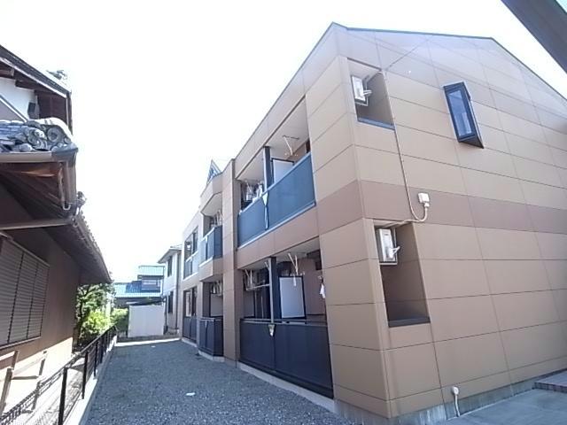 羽島郡笠松町円城寺のアパートの建物外観