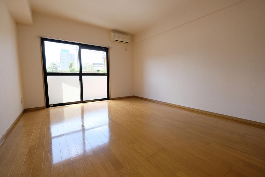 居室・リビング　室内写真は別室です