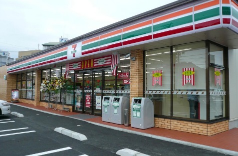 コンビニ　セブンイレブン下目黒店（コンビニ）まで351m