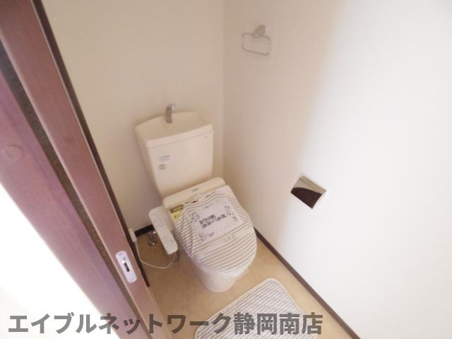 トイレ　落ち着いたトイレです