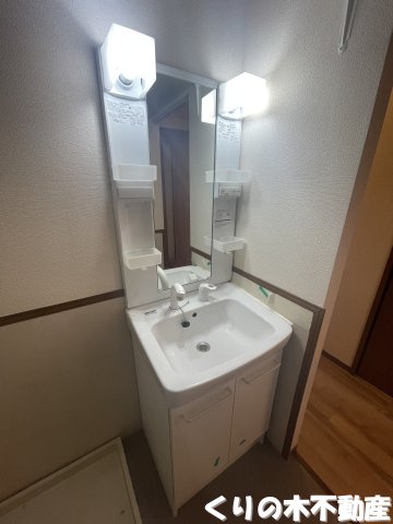 洗面設備　使いやすい洗面所です